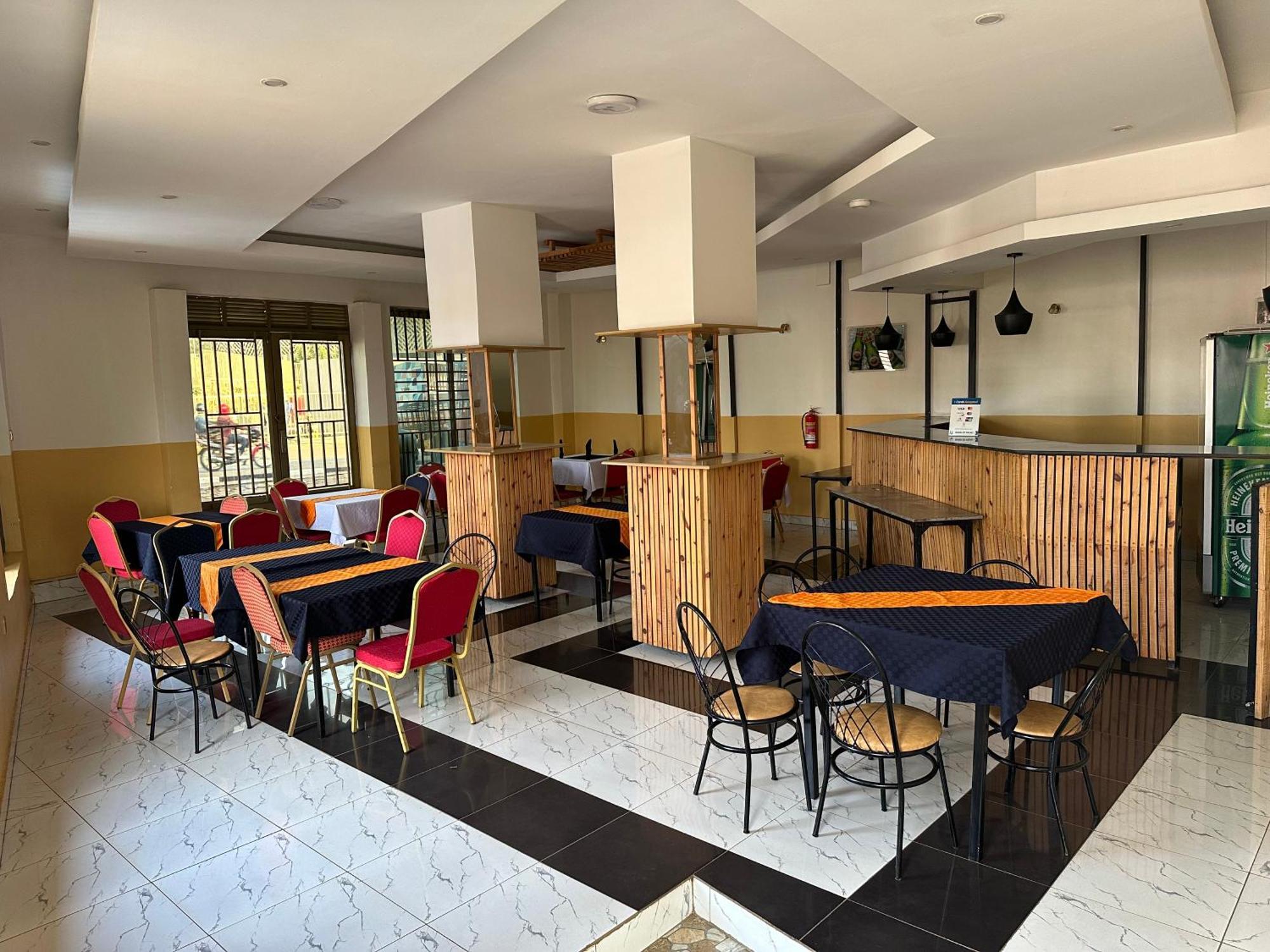 Anna Gold Hotel Кигали Экстерьер фото