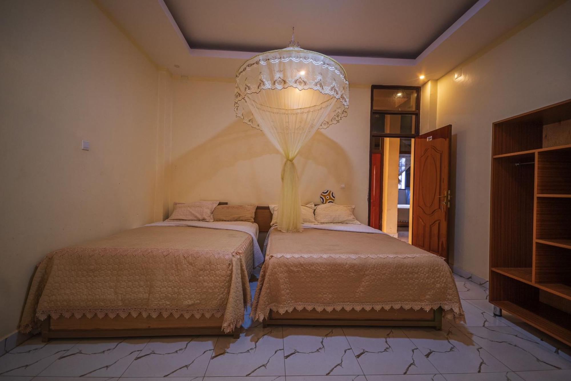 Anna Gold Hotel Кигали Экстерьер фото