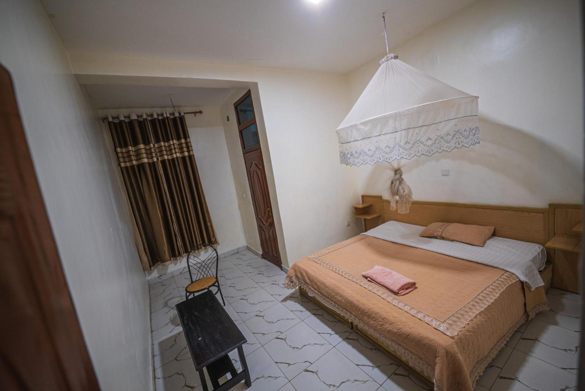 Anna Gold Hotel Кигали Экстерьер фото